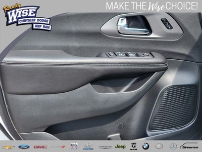 2027 Chrysler Pacifica PACIFICA SELECT