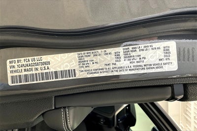 2025 Jeep Grand Cherokee GRAND CHEROKEE L LAREDO X 4X4