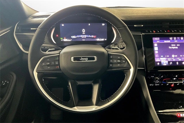 2025 Jeep Grand Cherokee GRAND CHEROKEE L LAREDO X 4X4