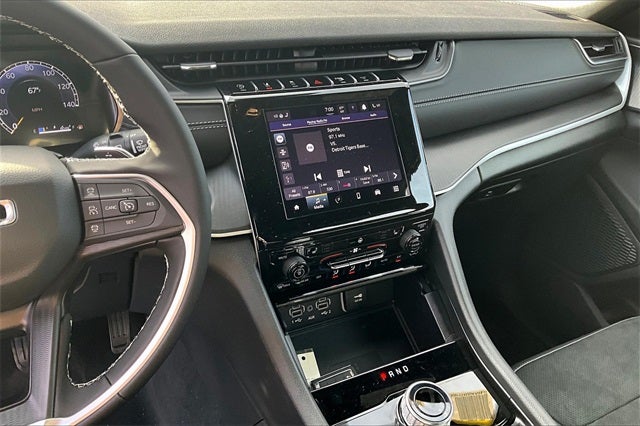 2025 Jeep Grand Cherokee GRAND CHEROKEE L ALTITUDE 4X4